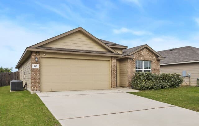 3-bedroom rental at 312 Sulphur in Cibolo, TX — photo 2