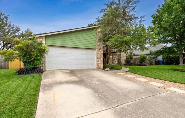 3-bedroom rental at 3306 Morning Brook in San Antonio, TX — photo 3