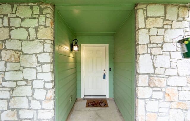 3-bedroom rental at 3306 Morning Brook in San Antonio, TX — photo 4