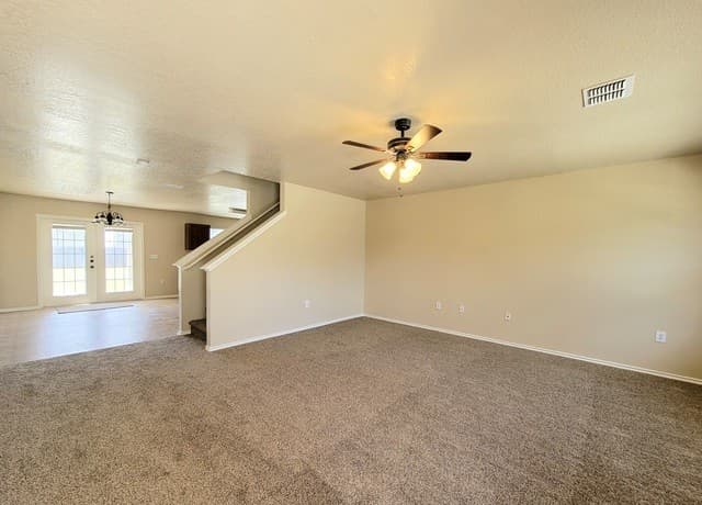 3-bedroom rental at 6119 Plumbago Pl in San Antonio, TX — photo 3