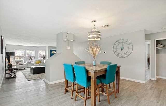 3-bedroom rental at 6703 Country Breeze in San Antonio, TX — photo 2