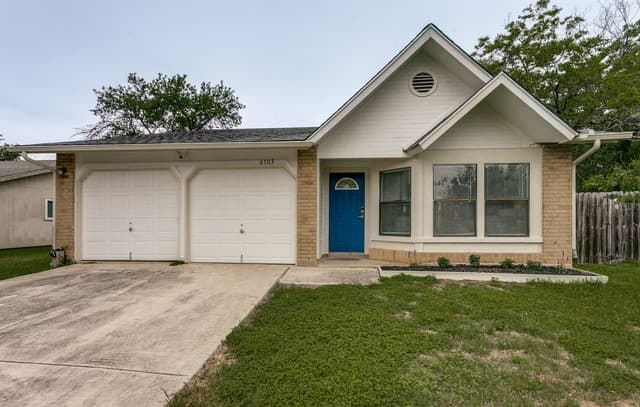 3-bedroom rental at 6703 Country Breeze in San Antonio, TX — photo 4
