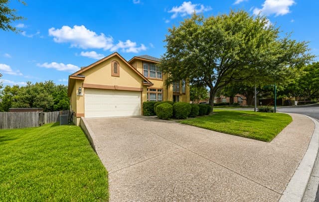 3-bedroom rental at 514 Ken Dr in San Antonio, TX — photo 2