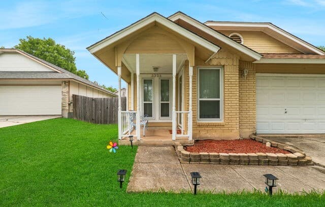3-bedroom rental at 3326 Stoney Star in San Antonio, TX — photo 3