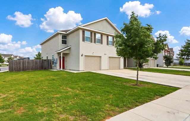 rental at 13523 Tulipwood Nook in San Antonio, TX — photo 2