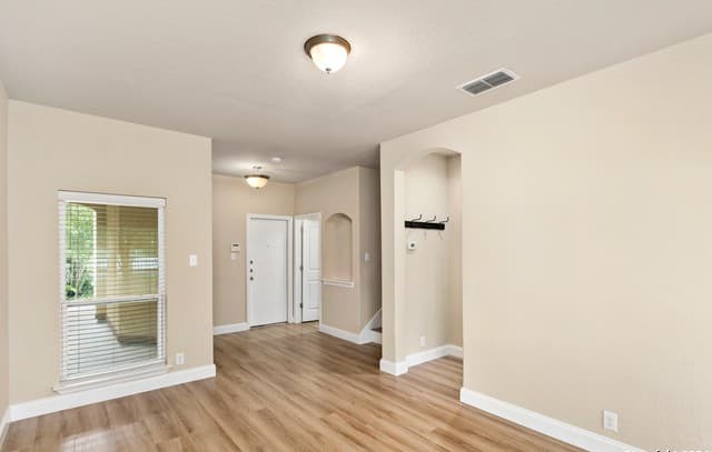 3-bedroom rental at 23819 Stately Oaks in San Antonio, TX — photo 3