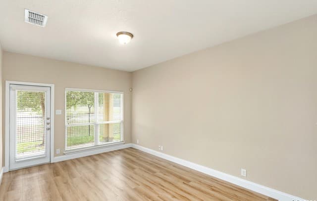 3-bedroom rental at 23819 Stately Oaks in San Antonio, TX — photo 4