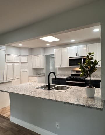 4-bedroom rental at 139 Savannah Dr in San Antonio, TX — photo 5
