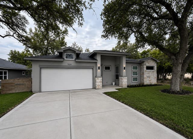 3-bedroom rental at 7814 Woodcliff Blvd in Selma, TX — photo 1