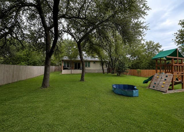 3-bedroom rental at 7814 Woodcliff Blvd in Selma, TX — photo 3