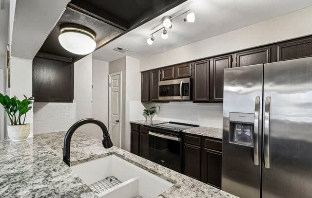 2-bedroom rental at 11839 Parliament Unit 921 in San Antonio, TX — photo 2