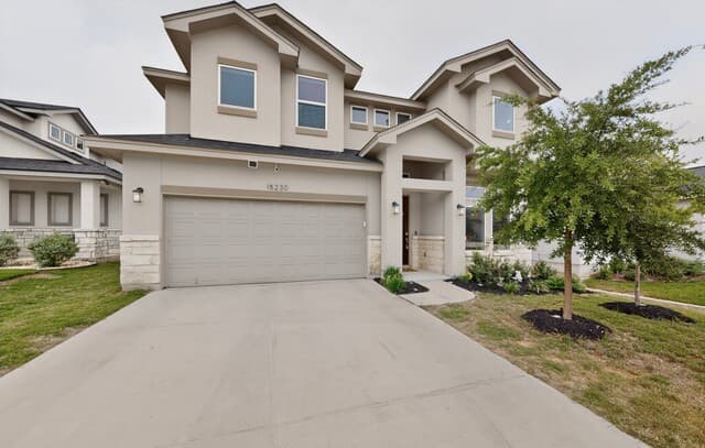 4-bedroom rental at 15230 Comanche Mist in San Antonio, TX — photo 2