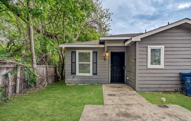 rental at 110 Plan St in San Antonio, TX — photo 2