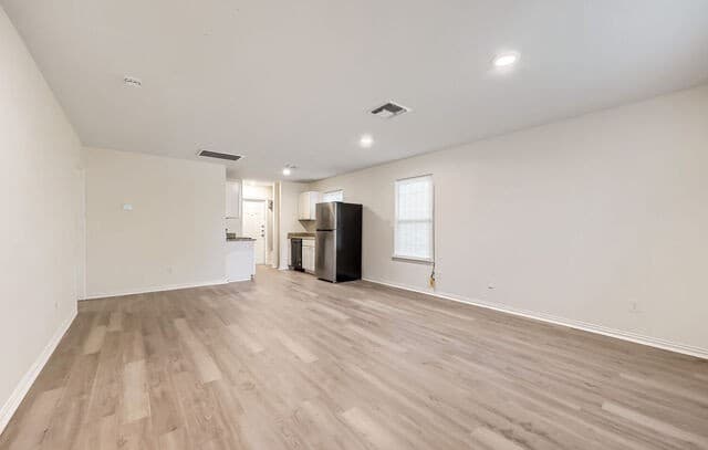 3-bedroom rental at 519 S San Gabriel Ave in San Antonio, TX — photo 3