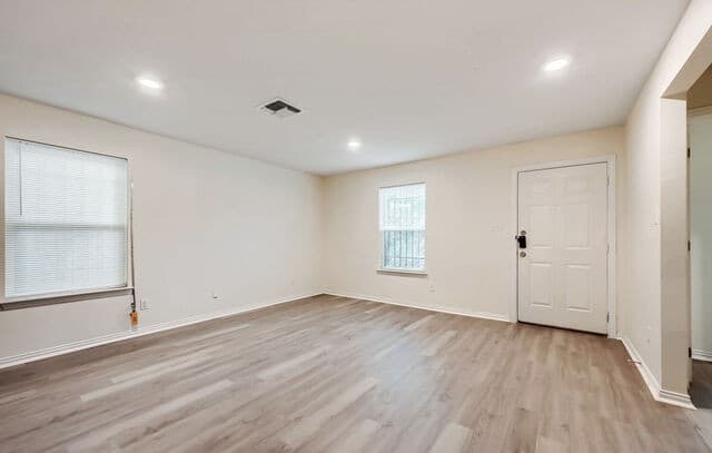 3-bedroom rental at 519 S San Gabriel Ave in San Antonio, TX — photo 4