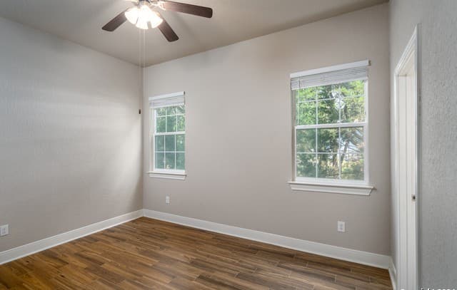 2-bedroom rental at 3067 View Ridge Dr Unit 11 in Spring Branch, TX — photo 2