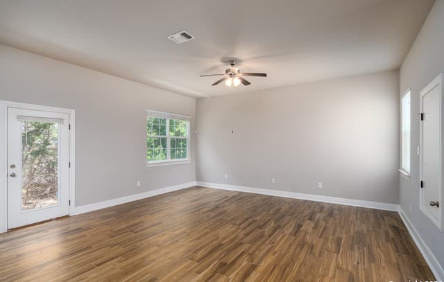 2-bedroom rental at 3067 View Ridge Dr Unit 11 in Spring Branch, TX — photo 3