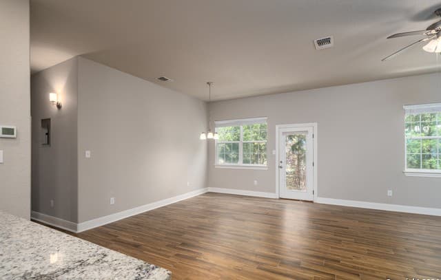 2-bedroom rental at 3067 View Ridge Dr Unit 11 in Spring Branch, TX — photo 5