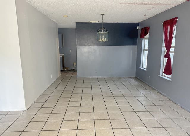 4-bedroom rental at 7547 Longing Trl in San Antonio, TX — photo 2