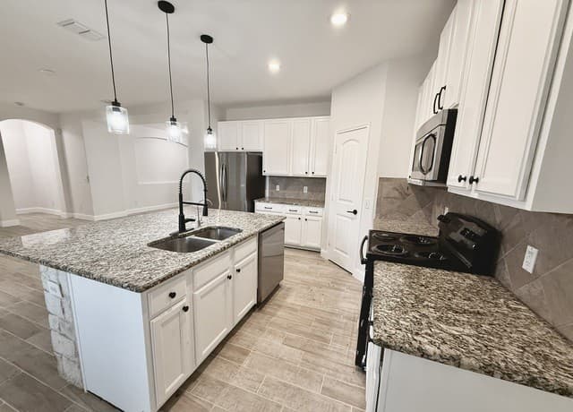 4-bedroom rental at 5470 Cypress in Cibolo, TX — photo 4