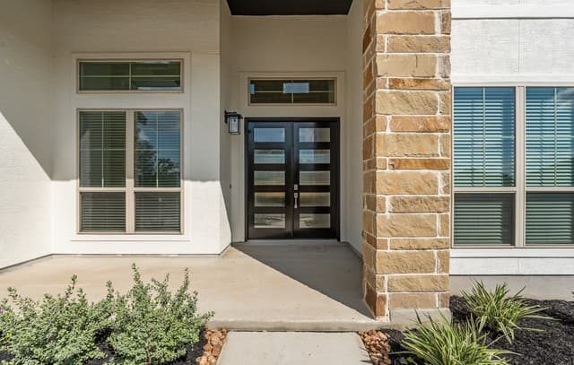 4-bedroom rental at 22419 Clarben in San Antonio, TX — photo 2