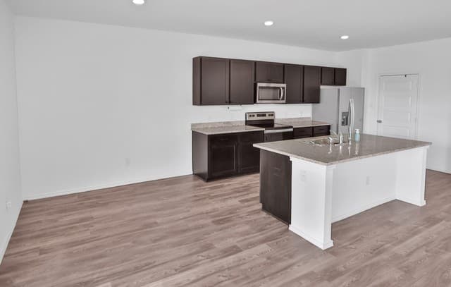 4-bedroom rental at 10102 Tercero in San Antonio, TX — photo 5