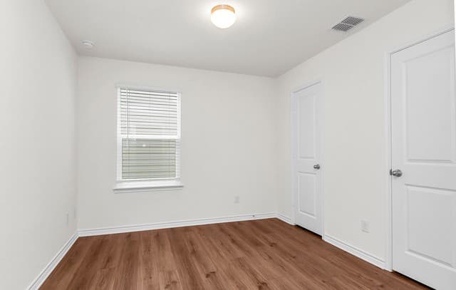 4-bedroom rental at 950 Bull Boat Ln in San Antonio, TX — photo 3