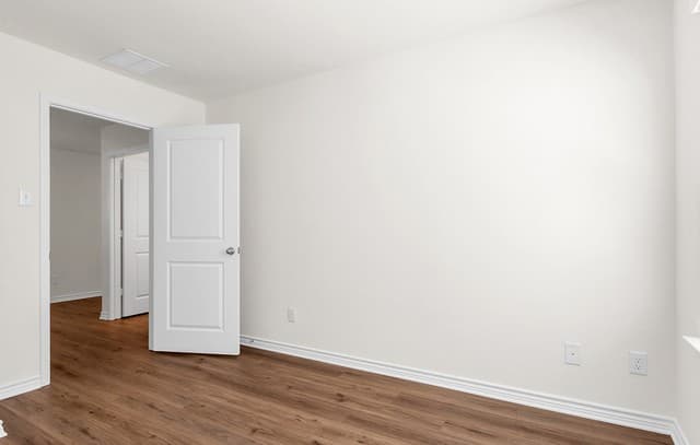 4-bedroom rental at 950 Bull Boat Ln in San Antonio, TX — photo 4