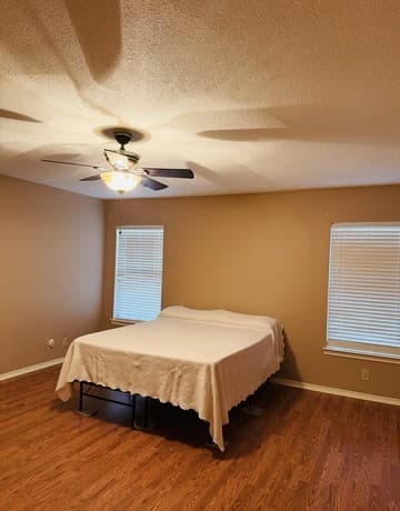 5-bedroom rental at 9603 Echo Gap in San Antonio, TX — photo 3