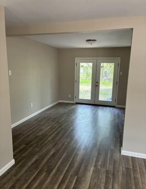 4-bedroom rental at 4426 Desert View Dr in San Antonio, TX — photo 4