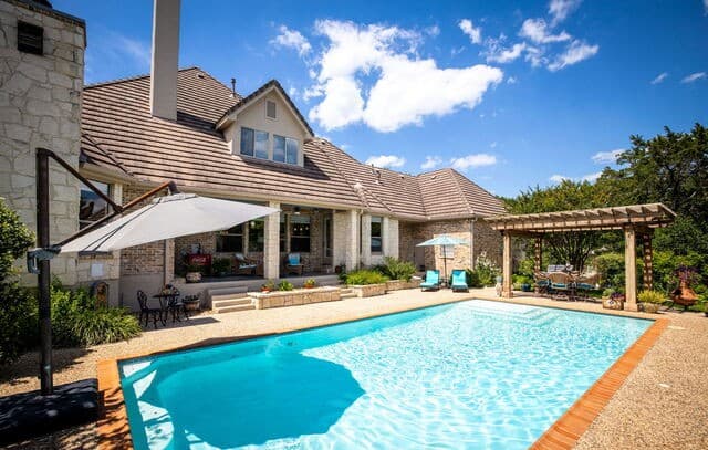 4-bedroom rental at 21419 Forest Waters Cir in Garden Ridge, TX — photo 1