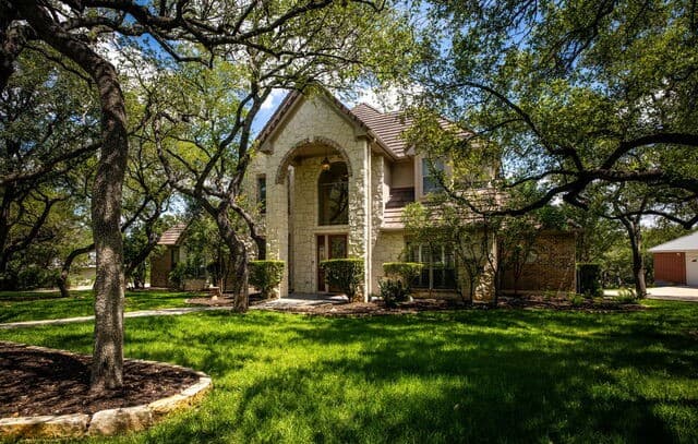 4-bedroom rental at 21419 Forest Waters Cir in Garden Ridge, TX — photo 5
