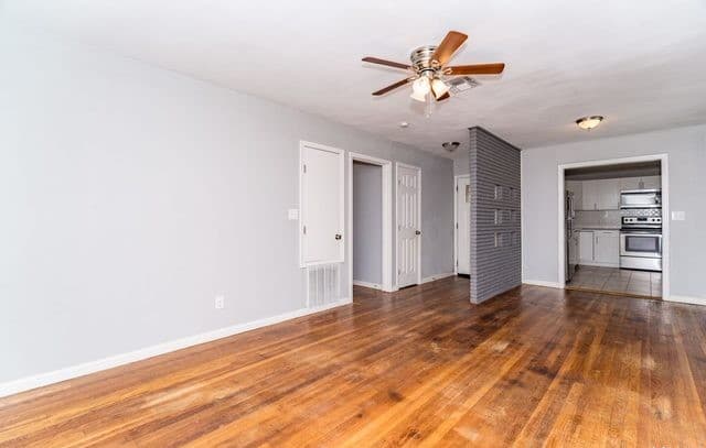 3-bedroom rental at 467 Shannon Lee St in San Antonio, TX — photo 4