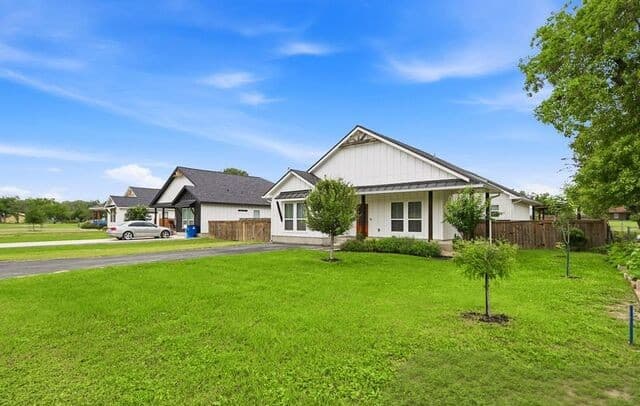 4-bedroom rental at 15815 Uvalde in LaCoste TX