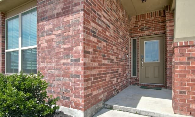 3-bedroom rental at 4315 Roundhay Park in Converse, TX — photo 3