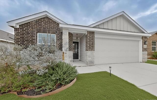 4-bedroom rental at 6806 Bale Rdg in San Antonio, TX — photo 3