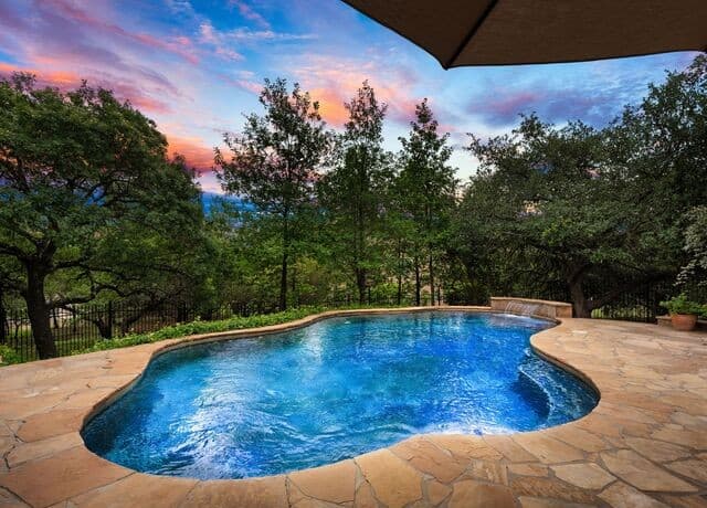 5-bedroom rental at 8903 Woodland Pass in Boerne, TX — photo 2