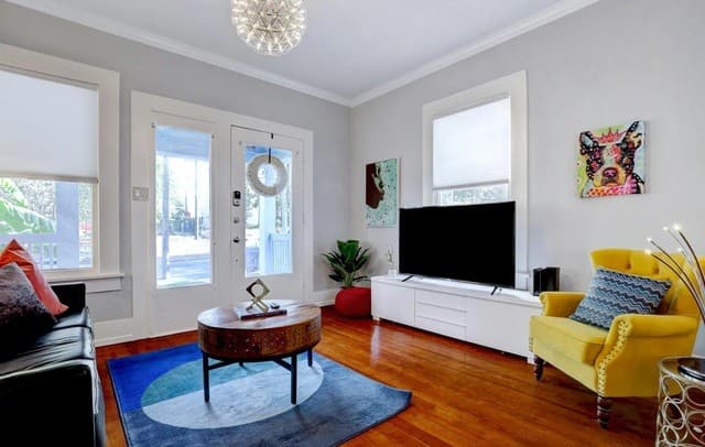rental at 141 E Woodlawn Ave in San Antonio, TX — photo 4