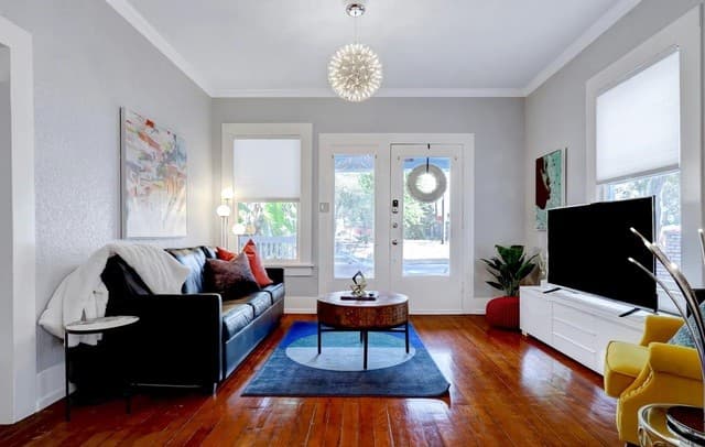 rental at 141 E Woodlawn Ave in San Antonio, TX — photo 5