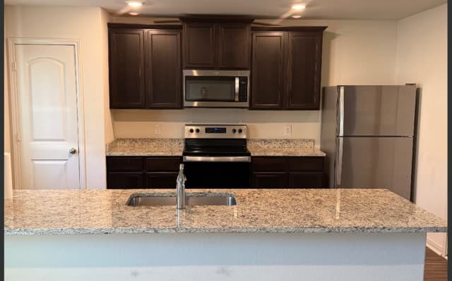 3-bedroom rental at 11738 Davalos Ln in San Antonio, TX — photo 4