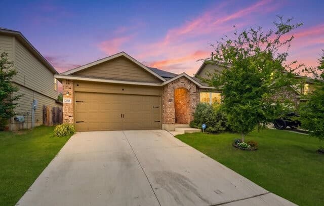 4-bedroom rental at 13515 Ailey Knl in San Antonio, TX — photo 2