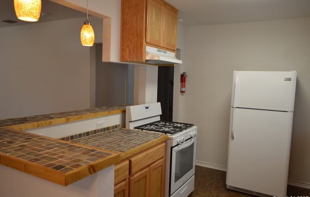 5-bedroom rental at 1812 Mardell St in San Antonio, TX — photo 3