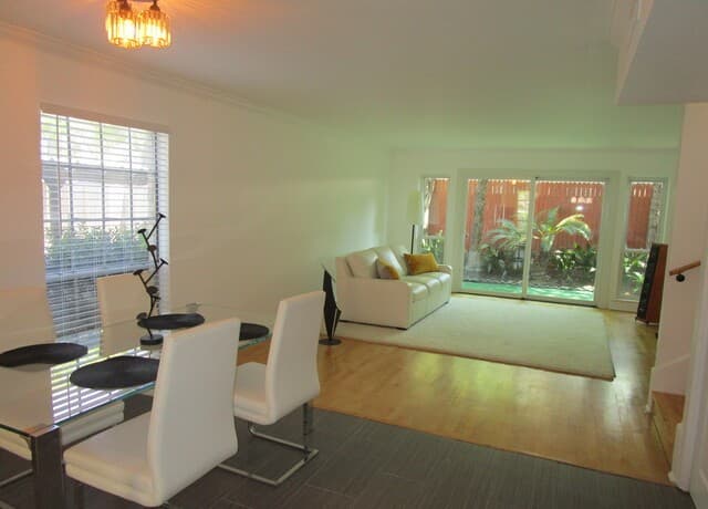 2-bedroom rental at 1045 Shook Ave Unit 146 H in Olmos Park, TX — photo 2