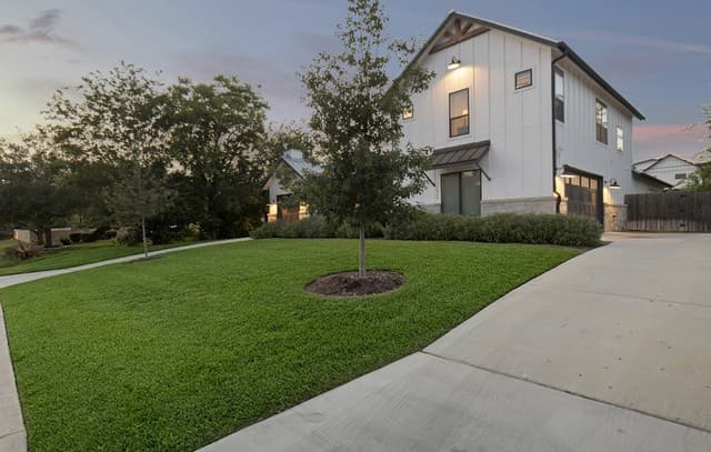 4-bedroom rental at 1025 Garraty Rd in Terrell Hills, TX — photo 4