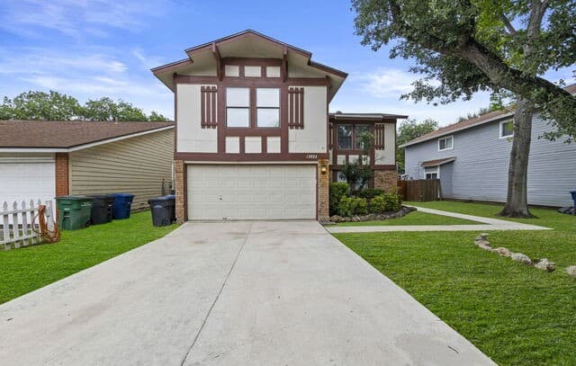 4-bedroom rental at 10338 Country Vis in San Antonio, TX — photo 4