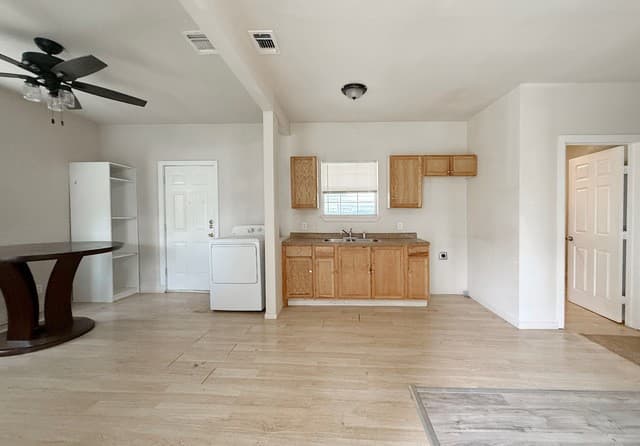 2-bedroom rental at 1806 Steves in San Antonio, TX — photo 5