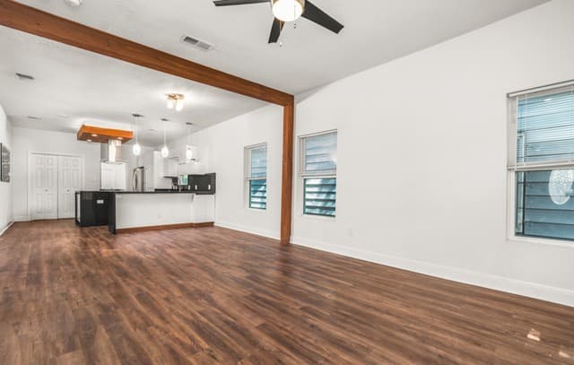 3-bedroom rental at 115 Saint Charles in San Antonio, TX — photo 5