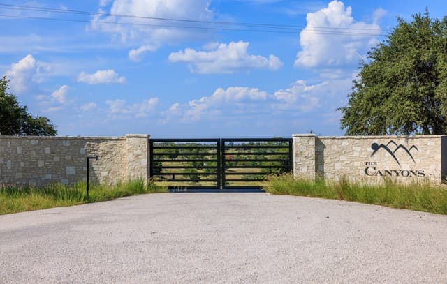 rental at LOT 7 Longview Dr. in Fredericksburg, TX — photo 2