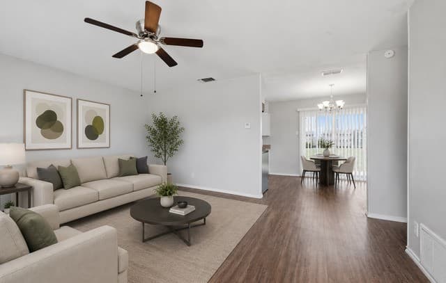 3-bedroom rental at 206 Balboa Dr in Universal City, TX — photo 3