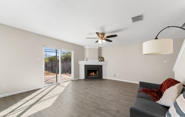 4-bedroom rental at 8010 Chestnut Gate in Converse, TX — photo 5